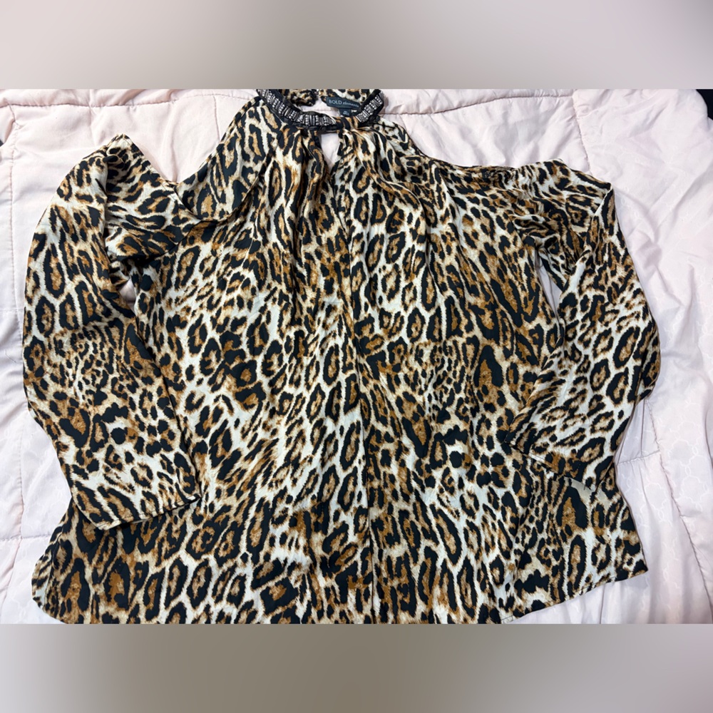 BOLD elements Animal Print Cold Shoulder Blouse / XL - Picture 3 of 12